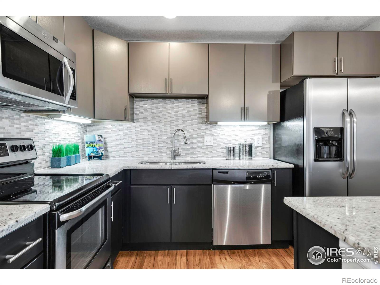 MLS Image #14 for 1915  centennial drive,louisville, Colorado