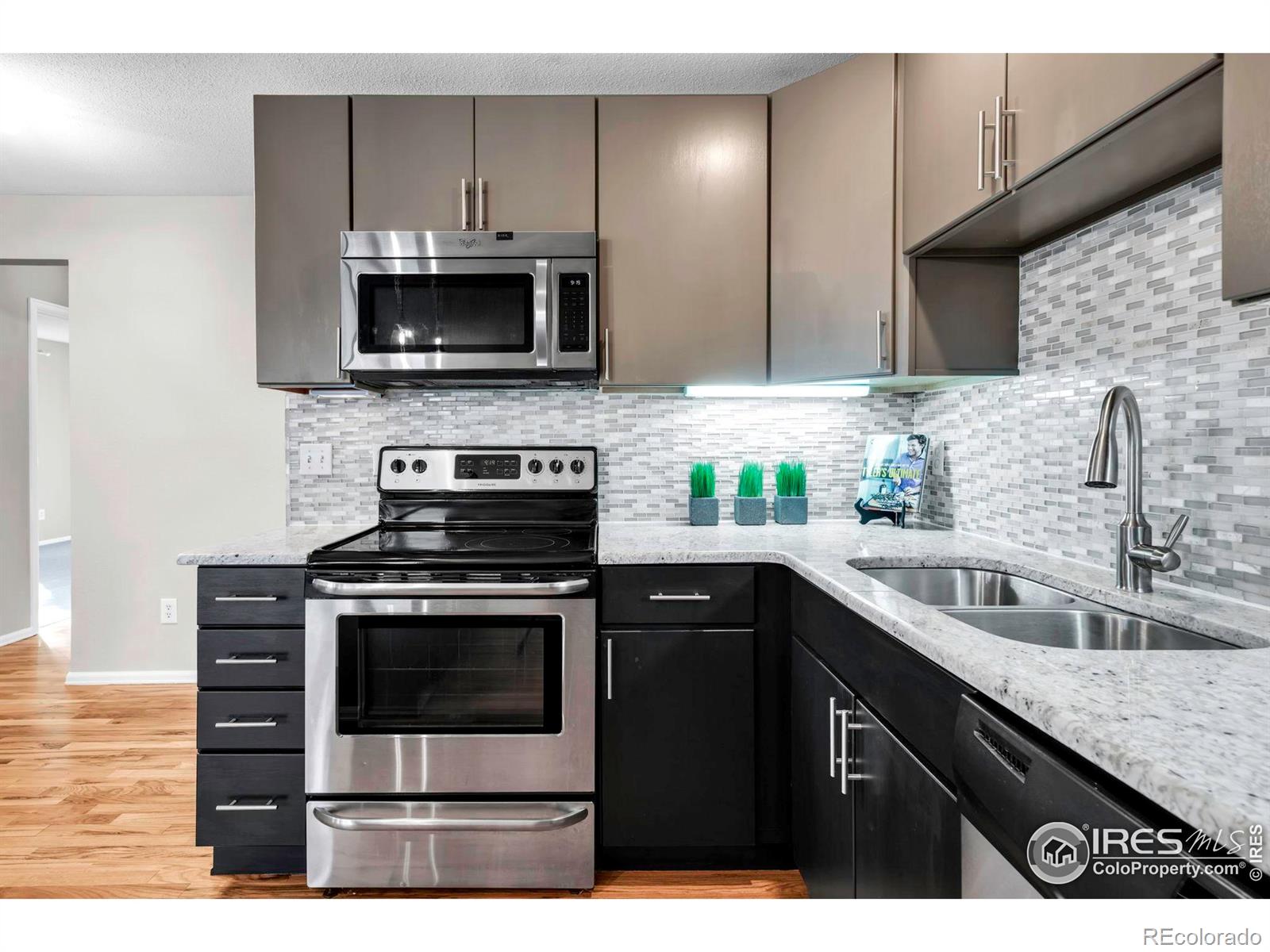 MLS Image #15 for 1915  centennial drive,louisville, Colorado