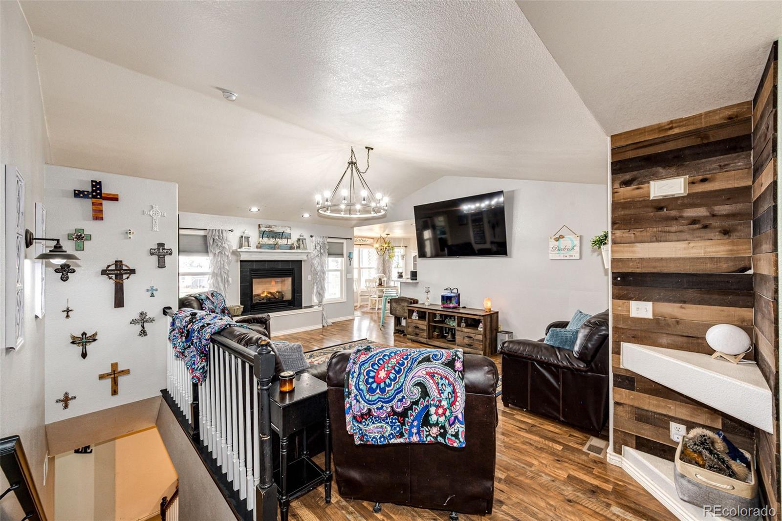 MLS Image #10 for 825  cherokee street,strasburg, Colorado