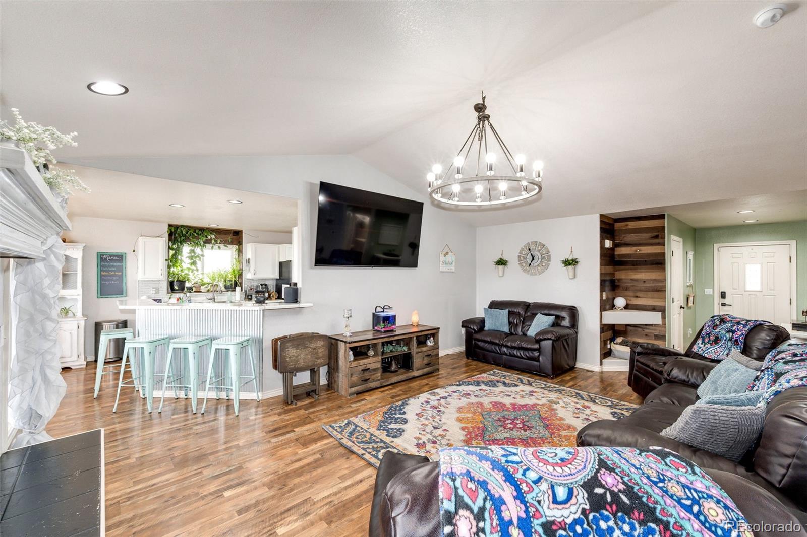 MLS Image #11 for 825  cherokee street,strasburg, Colorado