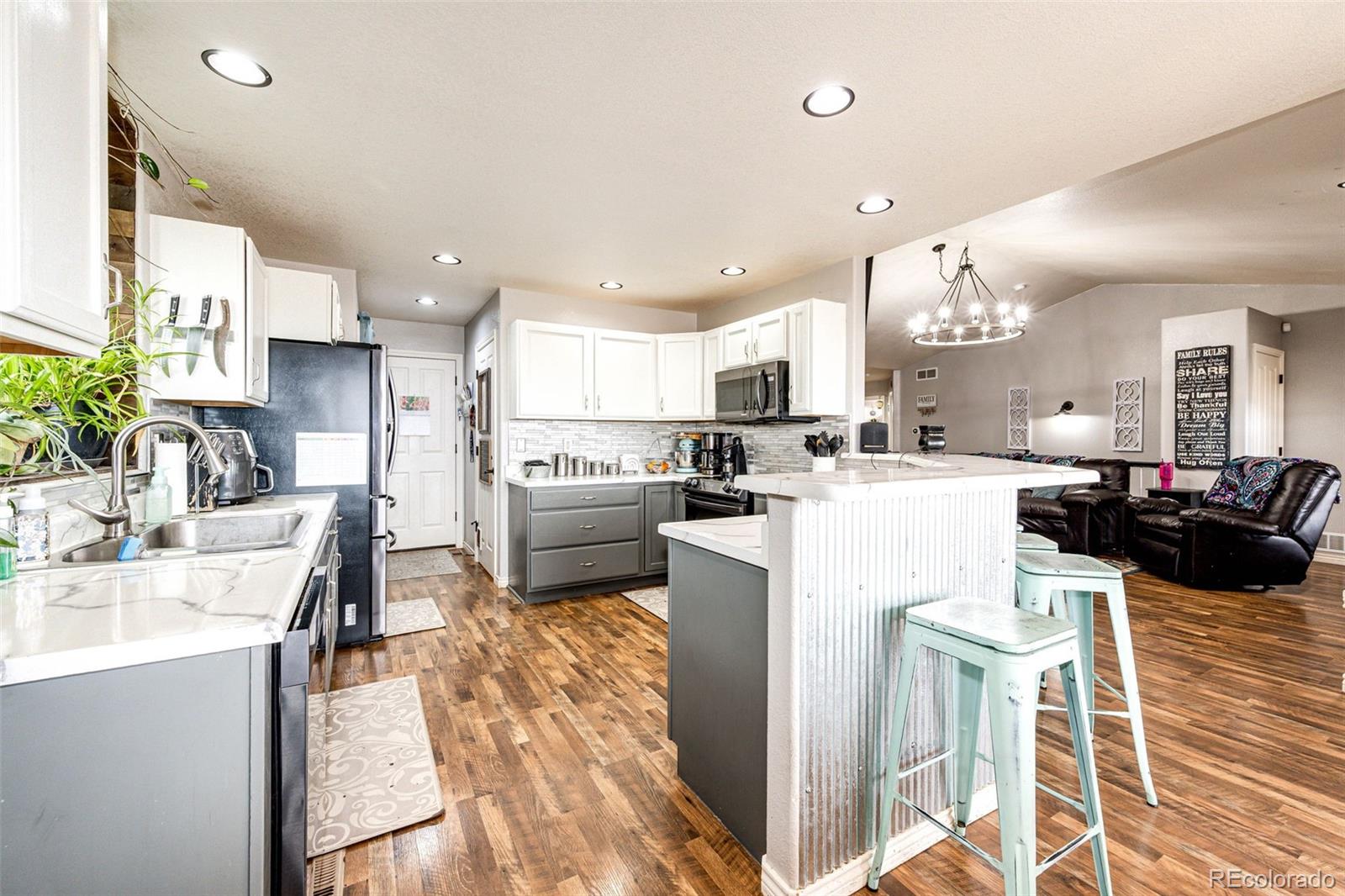 MLS Image #15 for 825  cherokee street,strasburg, Colorado
