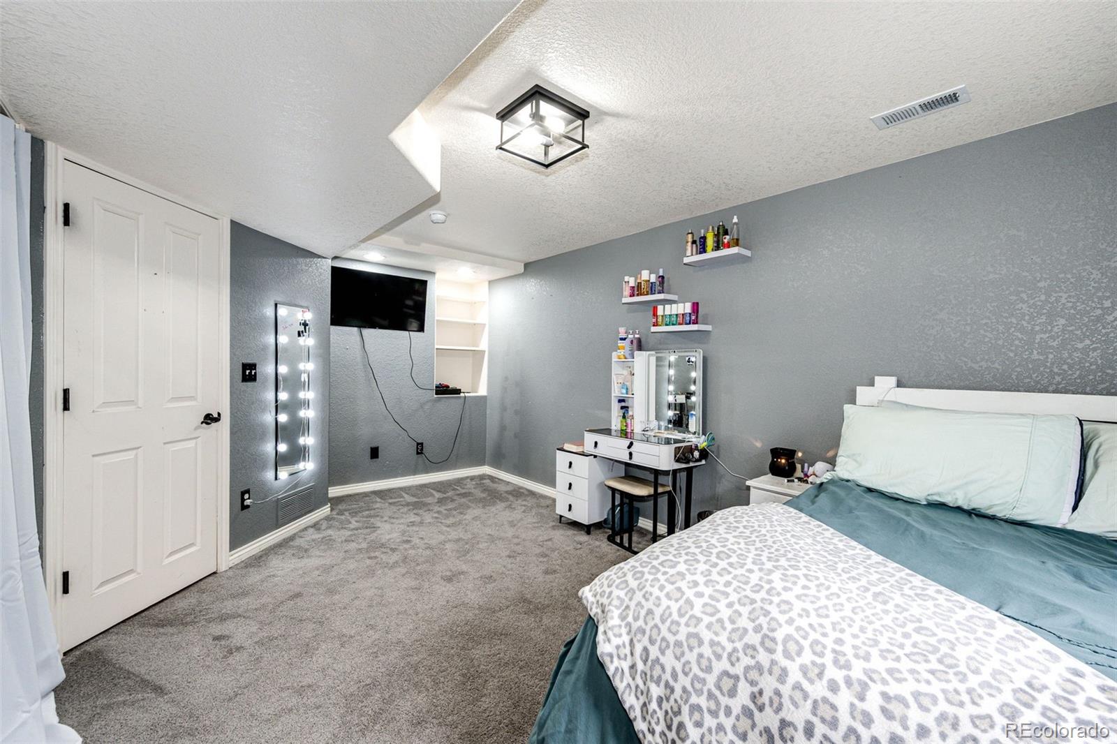 MLS Image #25 for 825  cherokee street,strasburg, Colorado