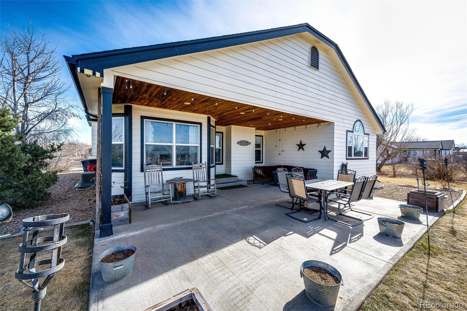 MLS Image #5 for 825  cherokee street,strasburg, Colorado