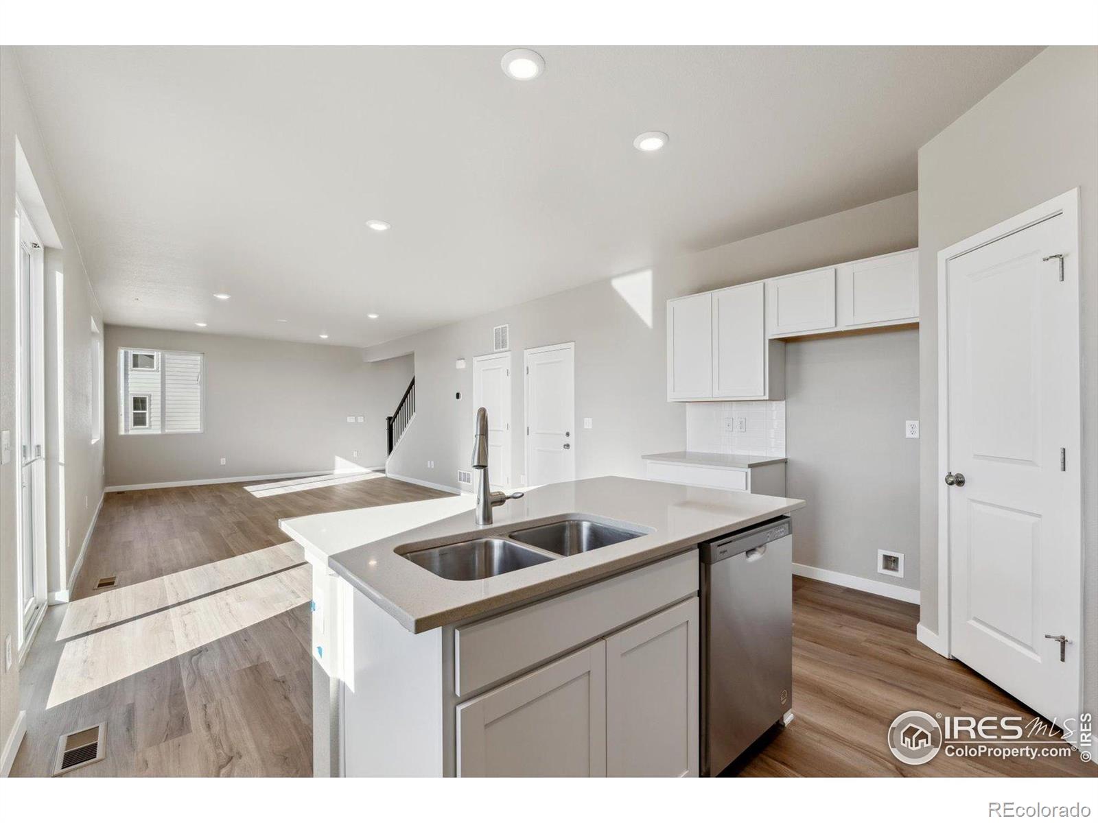 MLS Image #11 for 874  harvard street,johnstown, Colorado
