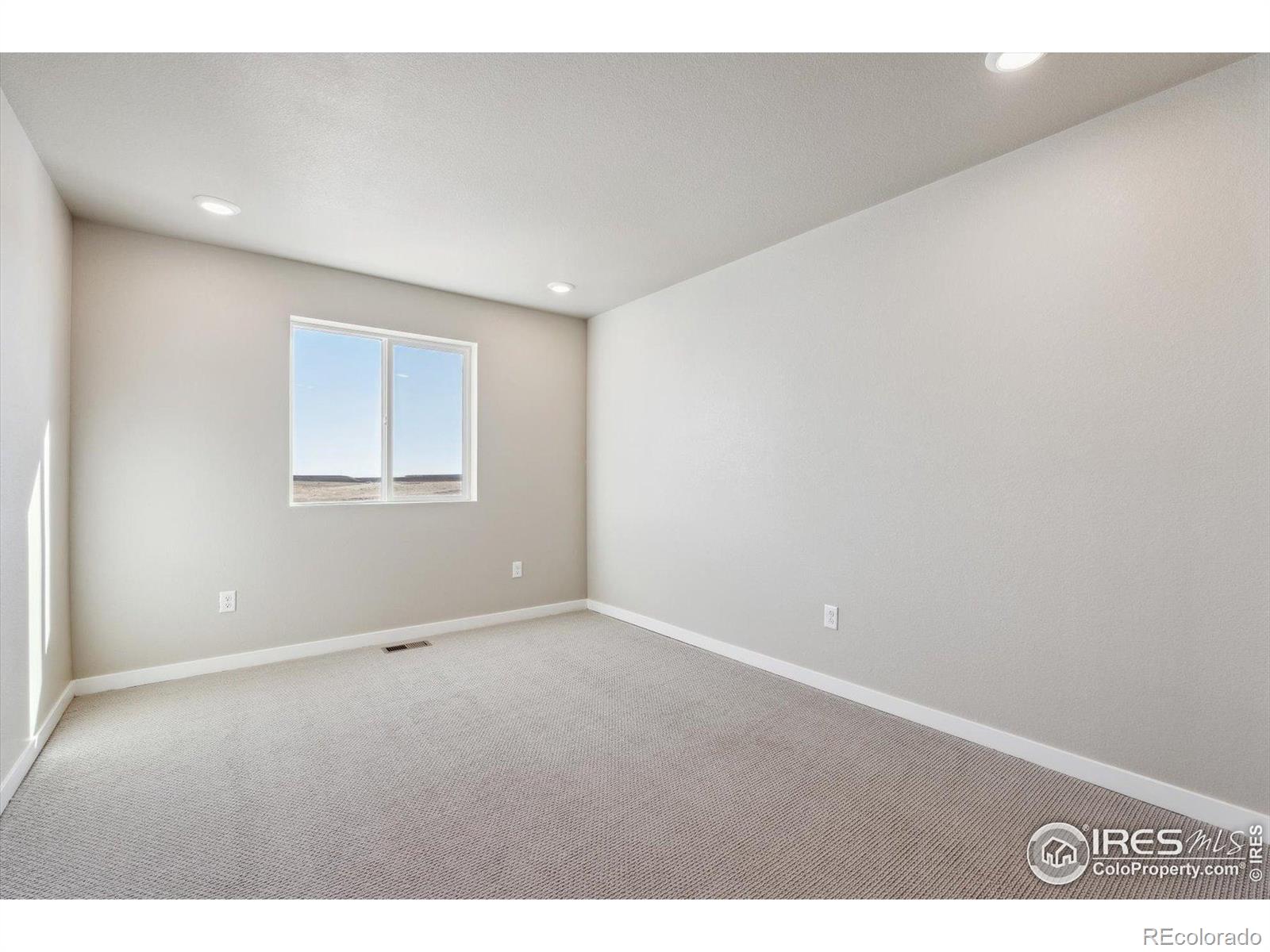 MLS Image #12 for 874  harvard street,johnstown, Colorado