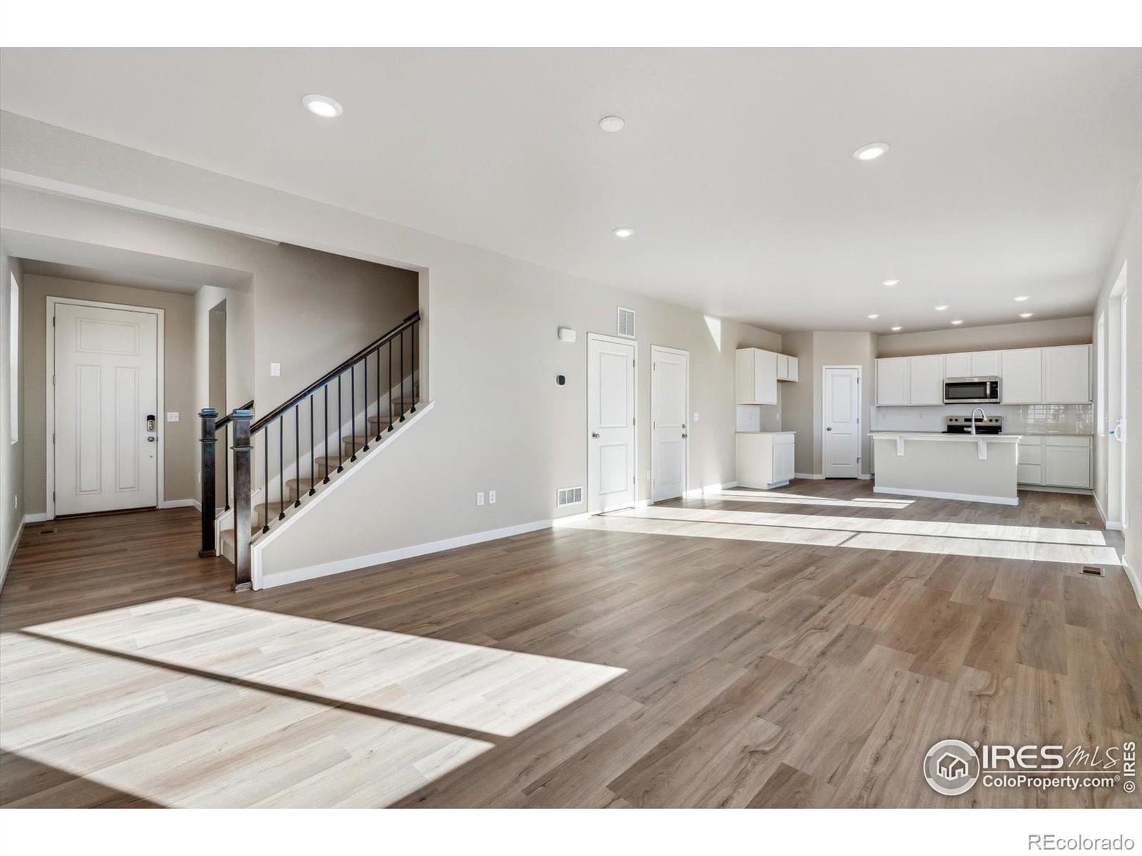 MLS Image #5 for 874  harvard street,johnstown, Colorado