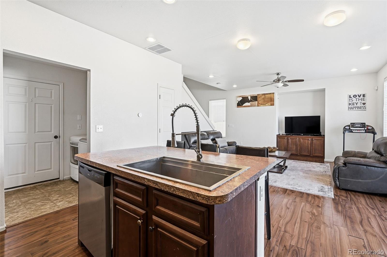 MLS Image #5 for 20691  randolph place,denver, Colorado