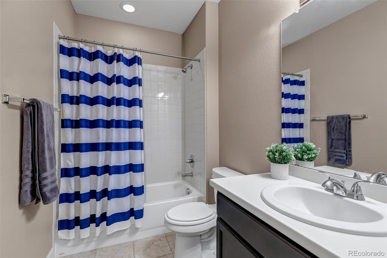 MLS Image #42 for 6563 s little river way,aurora, Colorado