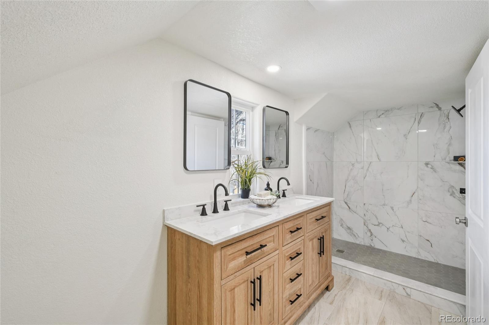 MLS Image #15 for 415 e yampa street,colorado springs, Colorado