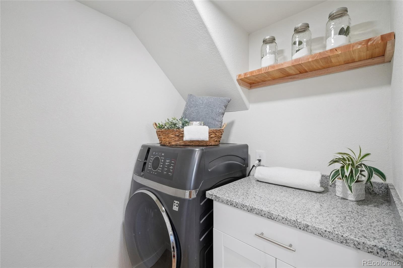 MLS Image #19 for 415 e yampa street,colorado springs, Colorado