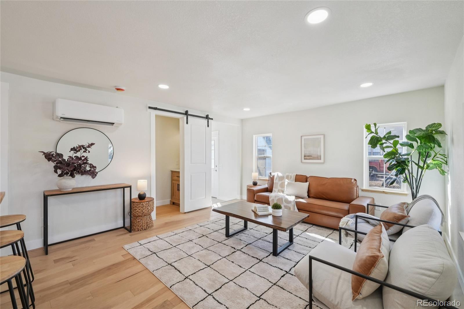 MLS Image #4 for 415 e yampa street,colorado springs, Colorado