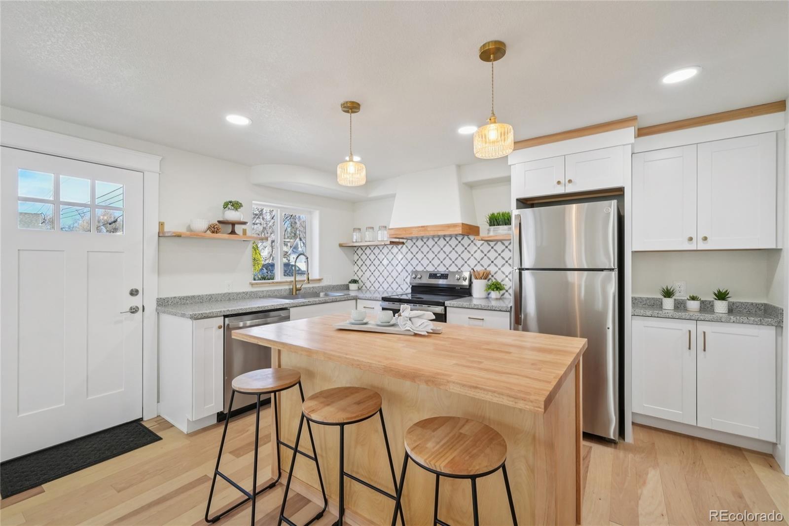 MLS Image #6 for 415 e yampa street,colorado springs, Colorado