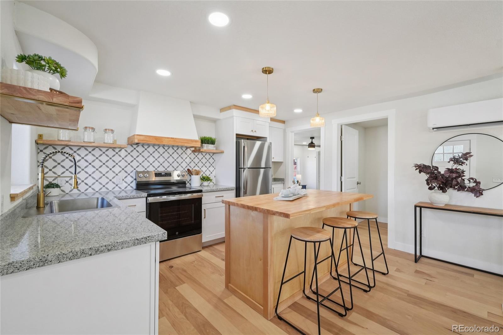 MLS Image #7 for 415 e yampa street,colorado springs, Colorado
