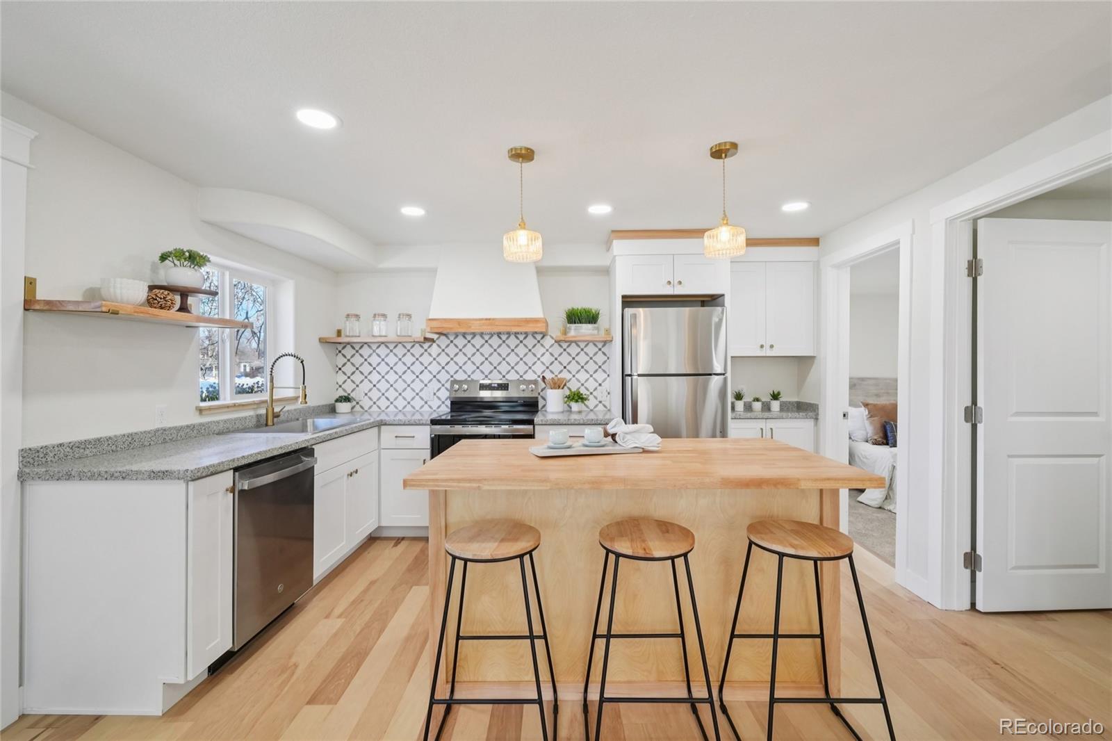 MLS Image #9 for 415 e yampa street,colorado springs, Colorado