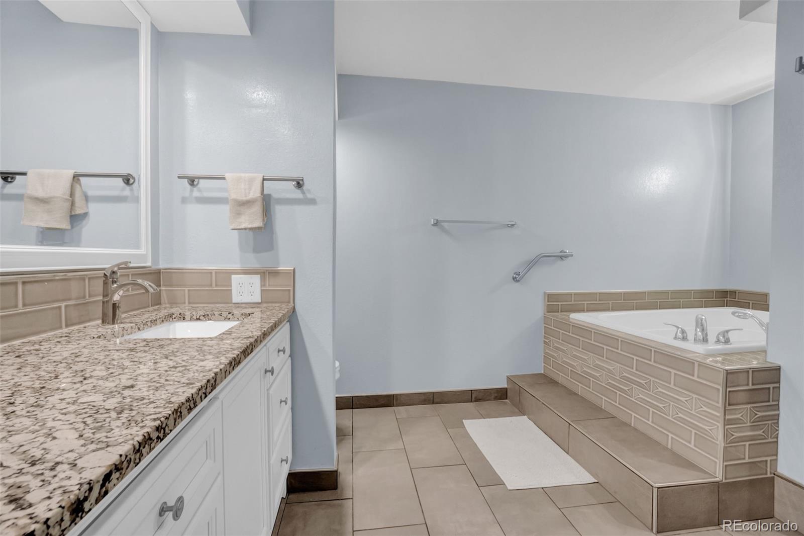 MLS Image #3 for 7255 e quincy avenue 309,denver, Colorado
