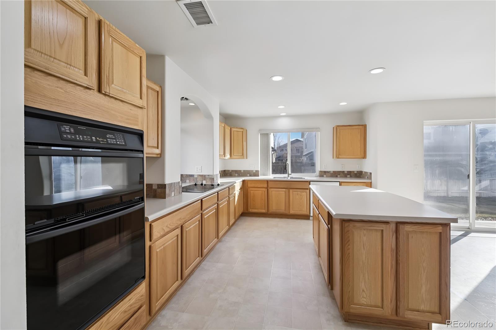MLS Image #10 for 11858  idalia street,commerce city, Colorado