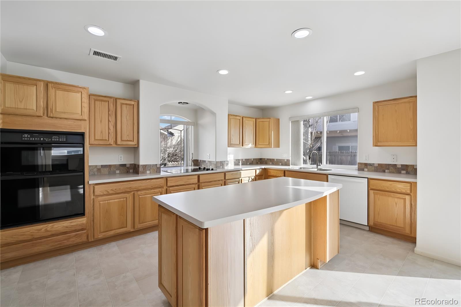 MLS Image #11 for 11858  idalia street,commerce city, Colorado