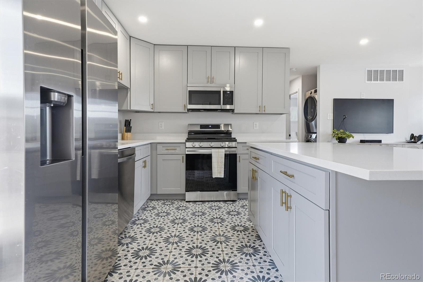 MLS Image #14 for 1087  wolff street,denver, Colorado