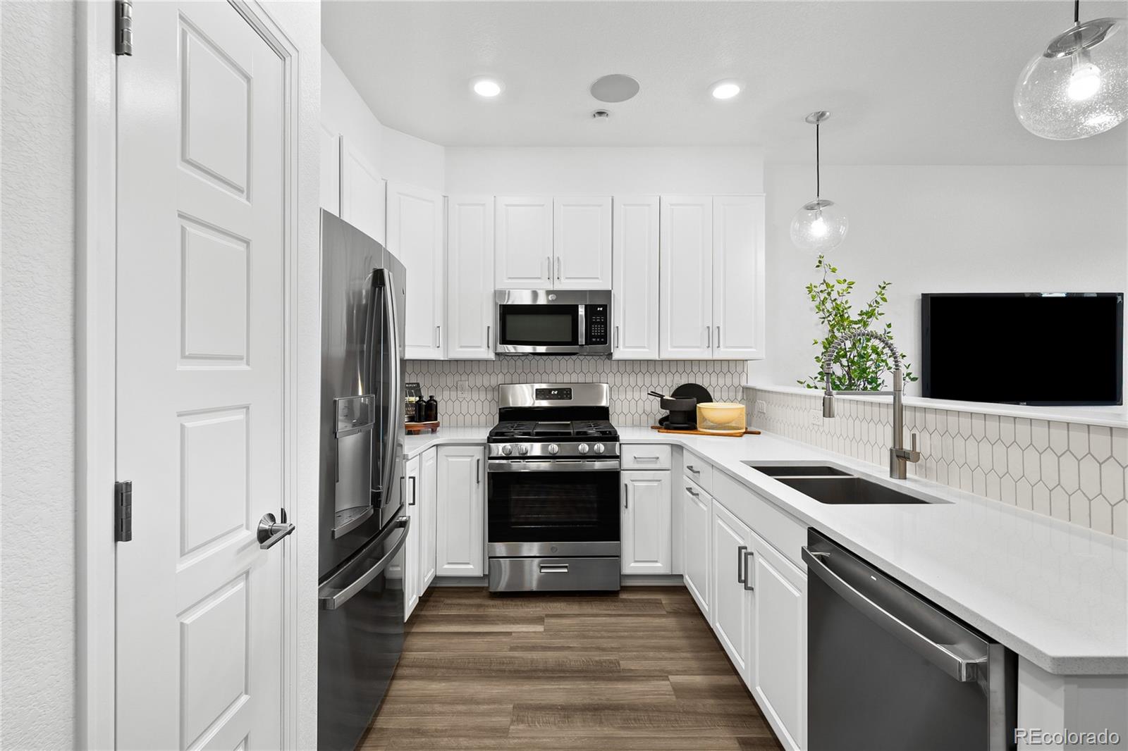 MLS Image #16 for 17165 w 91st lane,arvada, Colorado