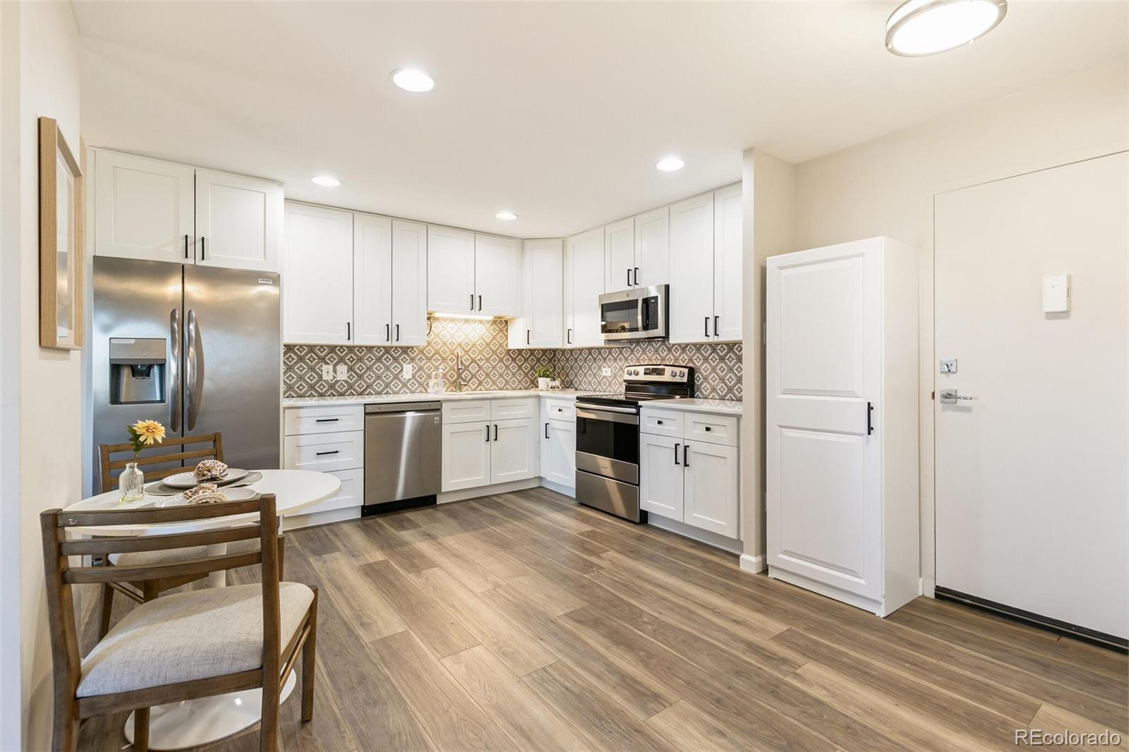 MLS Image #7 for 690 s alton way,denver, Colorado