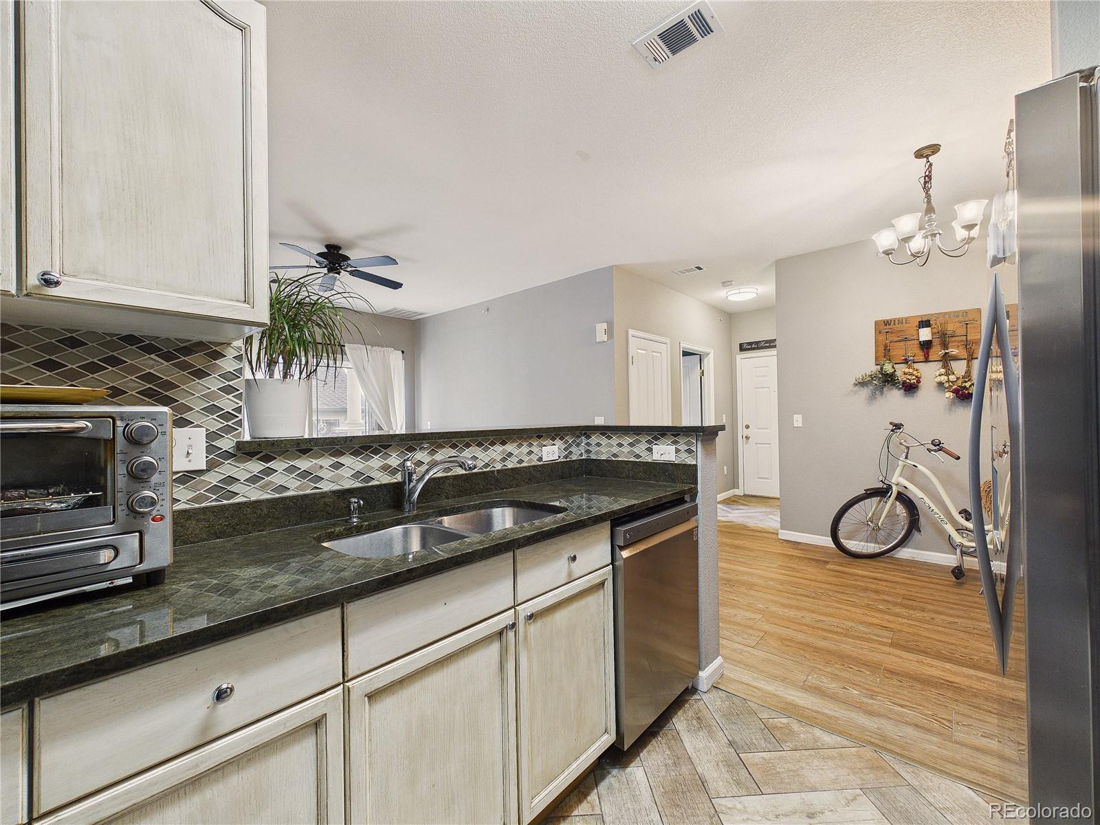 MLS Image #17 for 8389 s independence circle,littleton, Colorado