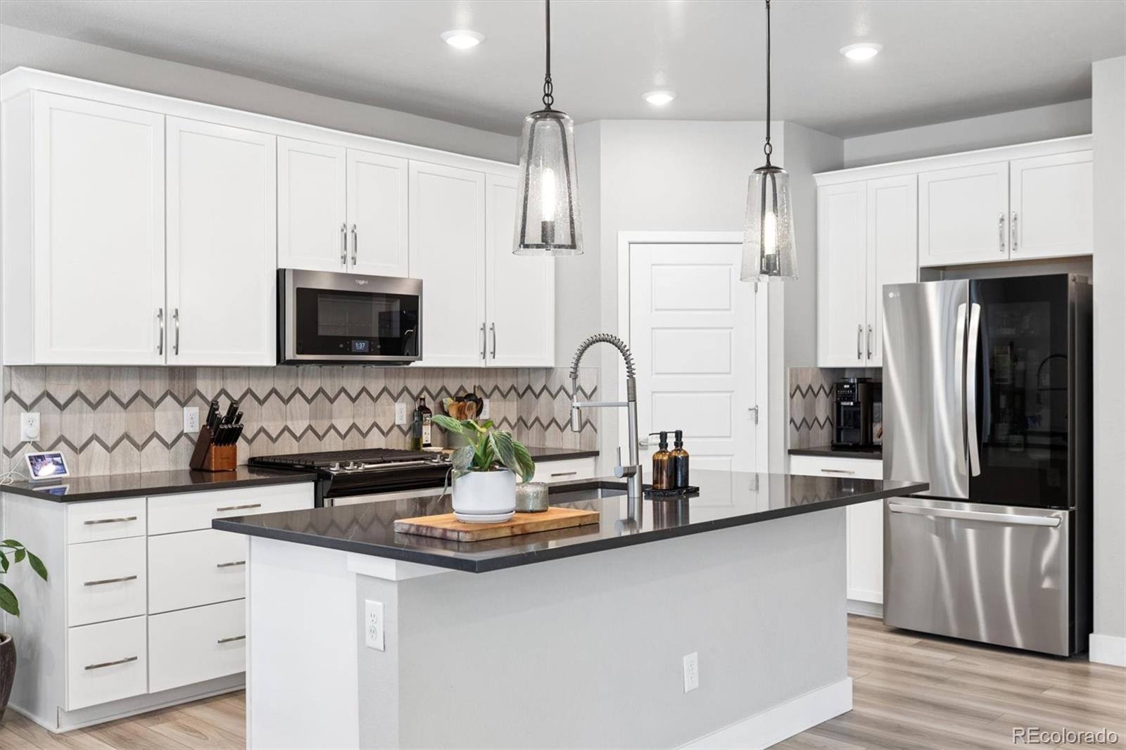 MLS Image #4 for 9750  banner peak street,littleton, Colorado