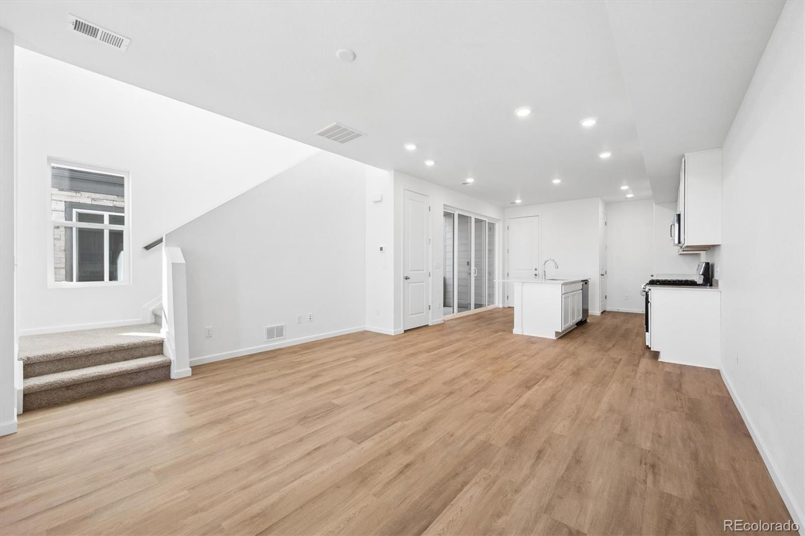 MLS Image #3 for 24175 e 30th place,aurora, Colorado
