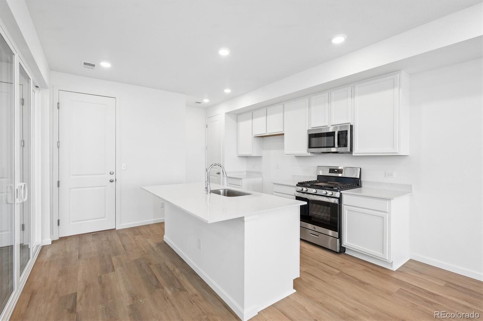 MLS Image #5 for 24175 e 30th place,aurora, Colorado