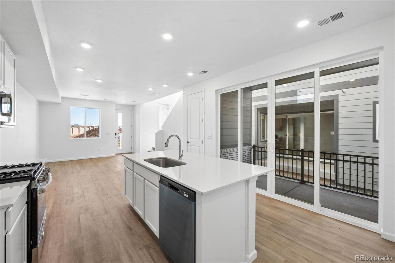 MLS Image #7 for 24175 e 30th place,aurora, Colorado