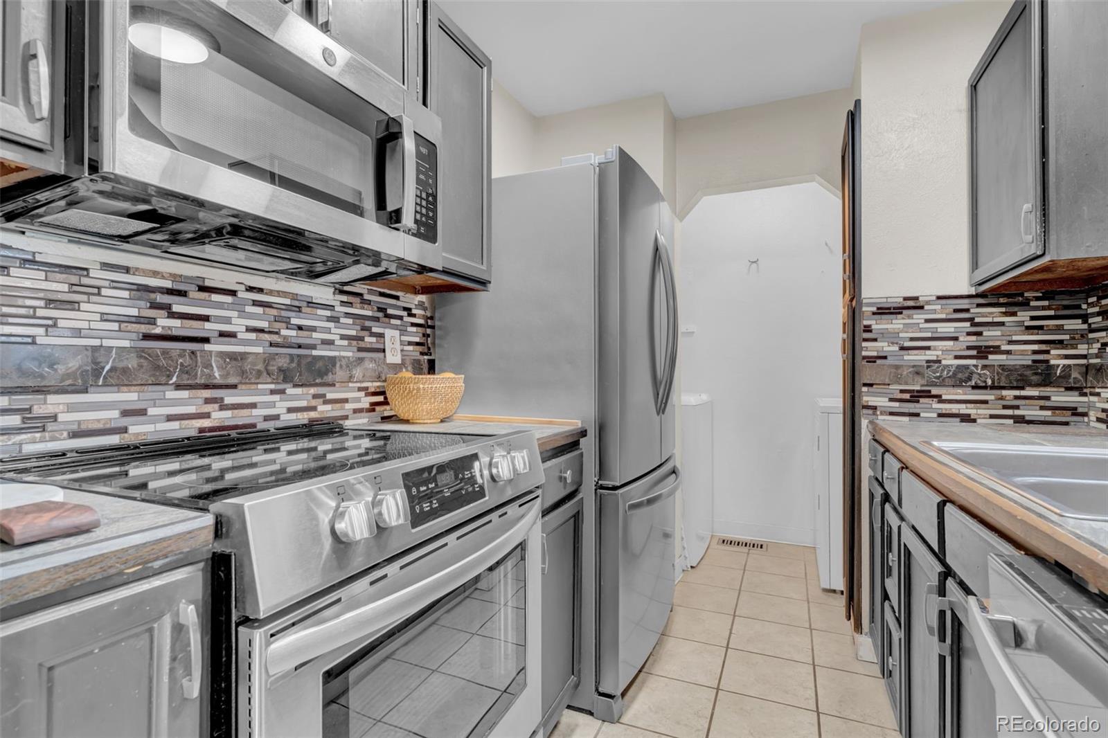 MLS Image #4 for 3082 s truckee street,aurora, Colorado