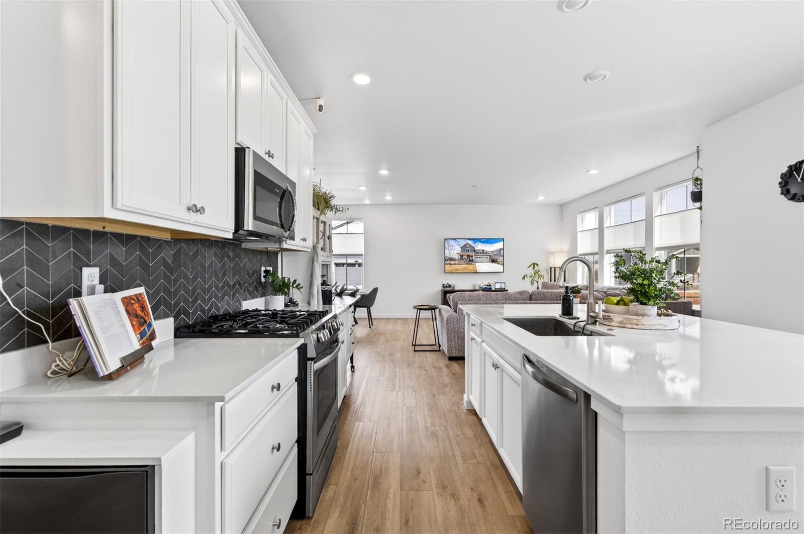 MLS Image #6 for 10244  ursula court,commerce city, Colorado