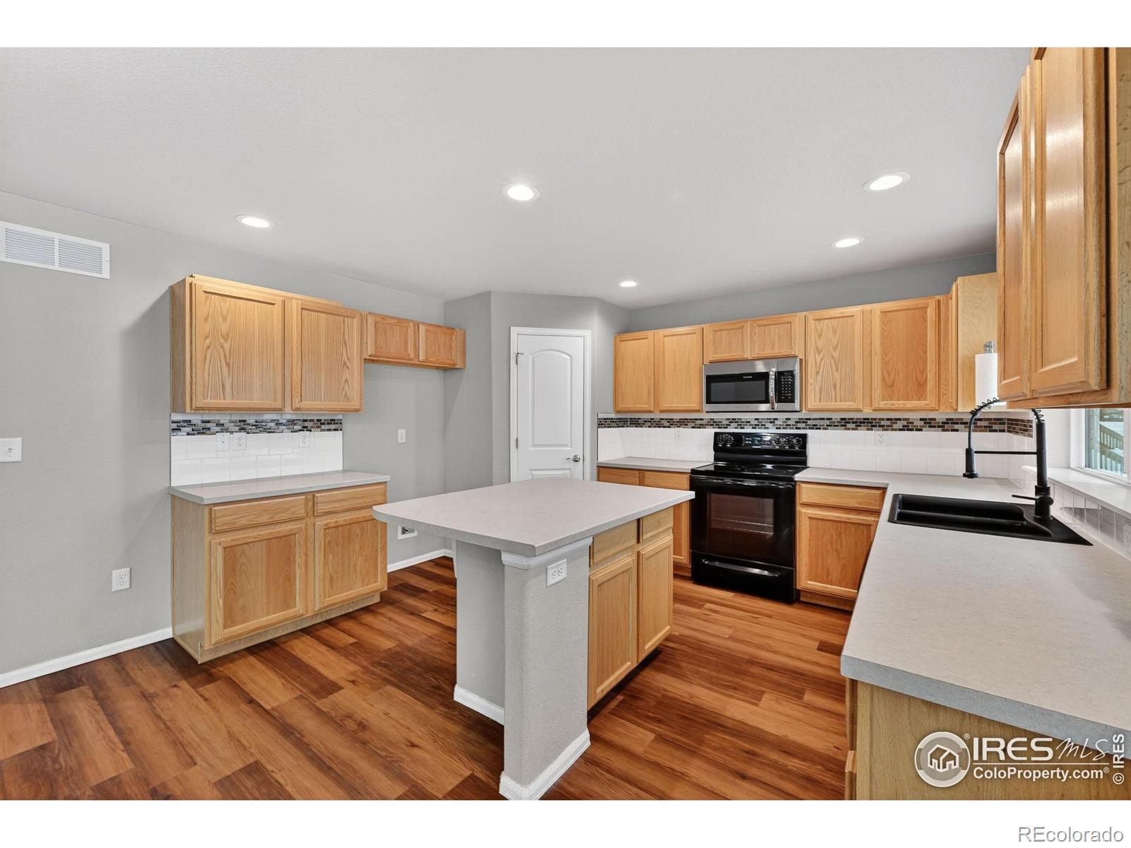 MLS Image #6 for 1616  104th ave pl,greeley, Colorado