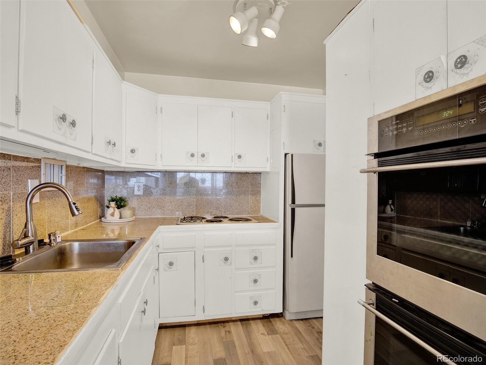 MLS Image #10 for 1121  albion street 910,denver, Colorado
