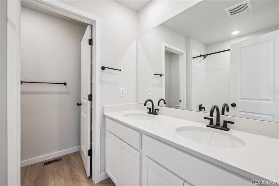 MLS Image #18 for 22687 e 47th place,aurora, Colorado