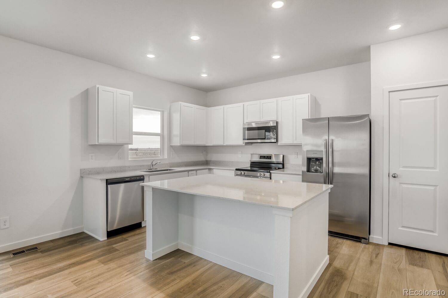 MLS Image #3 for 289  mia lane,johnstown, Colorado