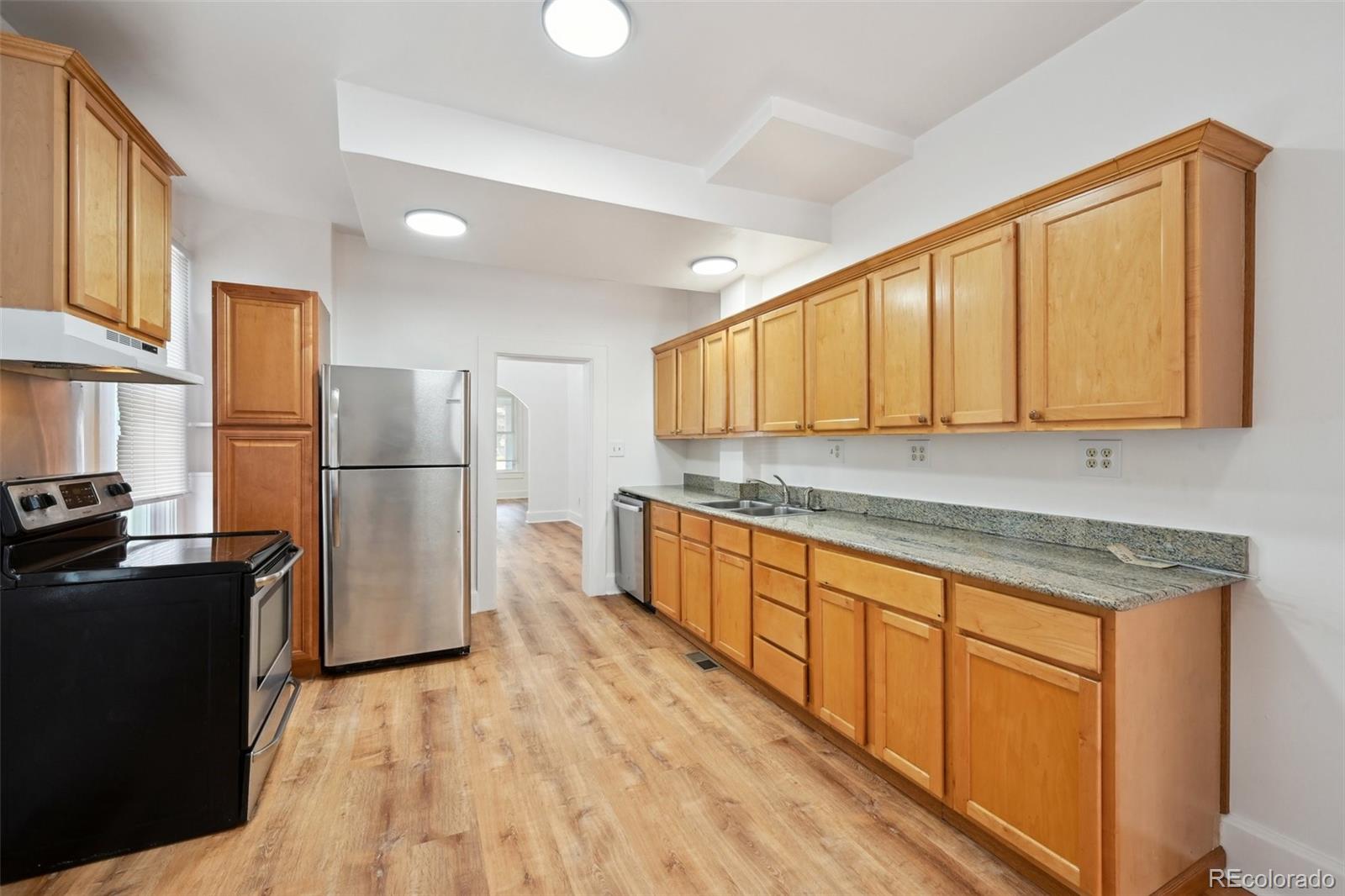 MLS Image #7 for 253 n lincoln street,denver, Colorado