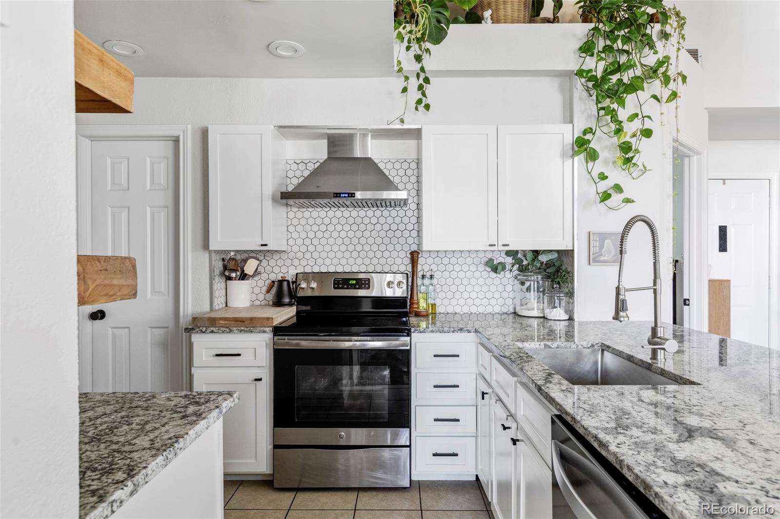 MLS Image #2 for 888 s reed court b,lakewood, Colorado