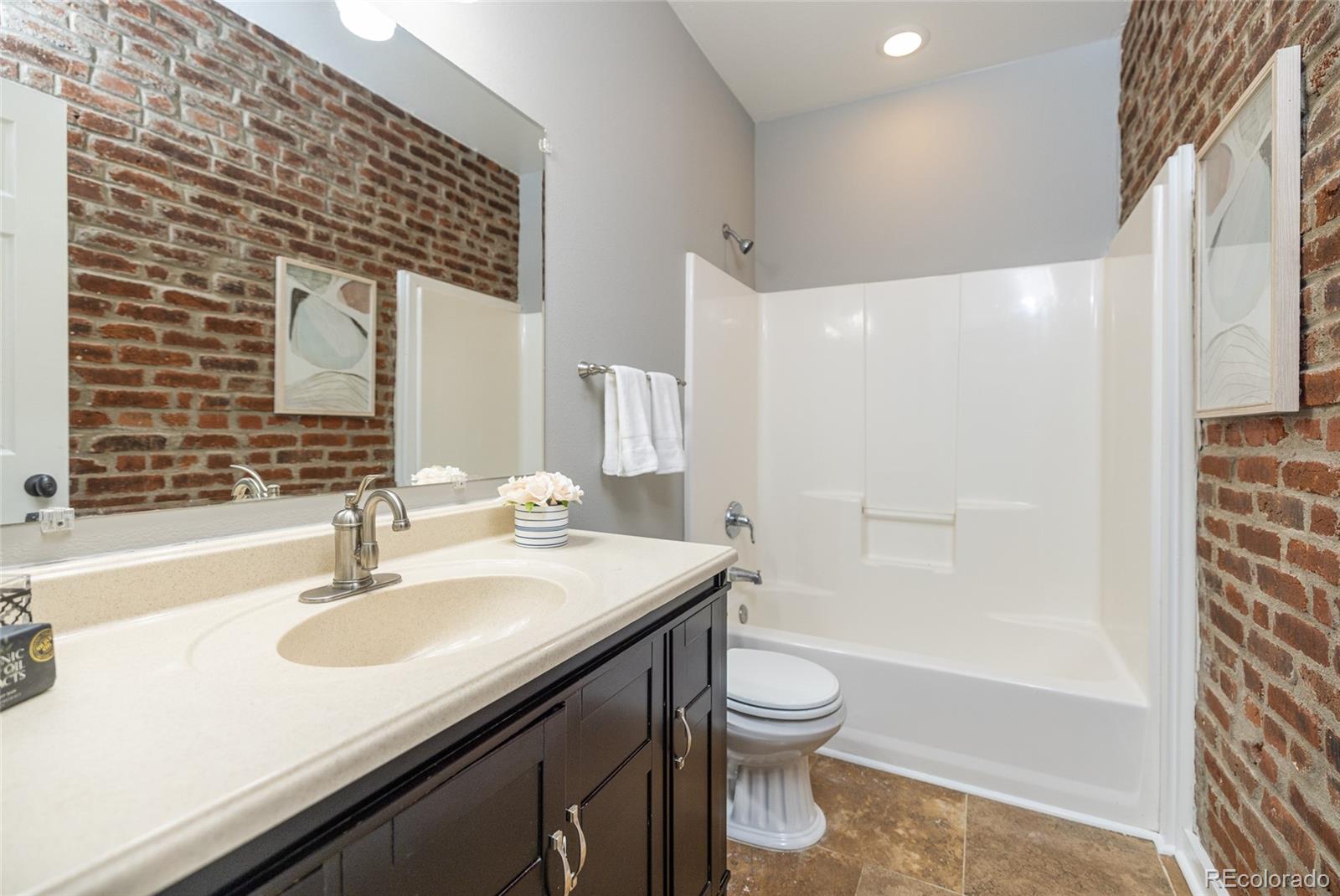 MLS Image #13 for 1640 n downing street 204,denver, Colorado