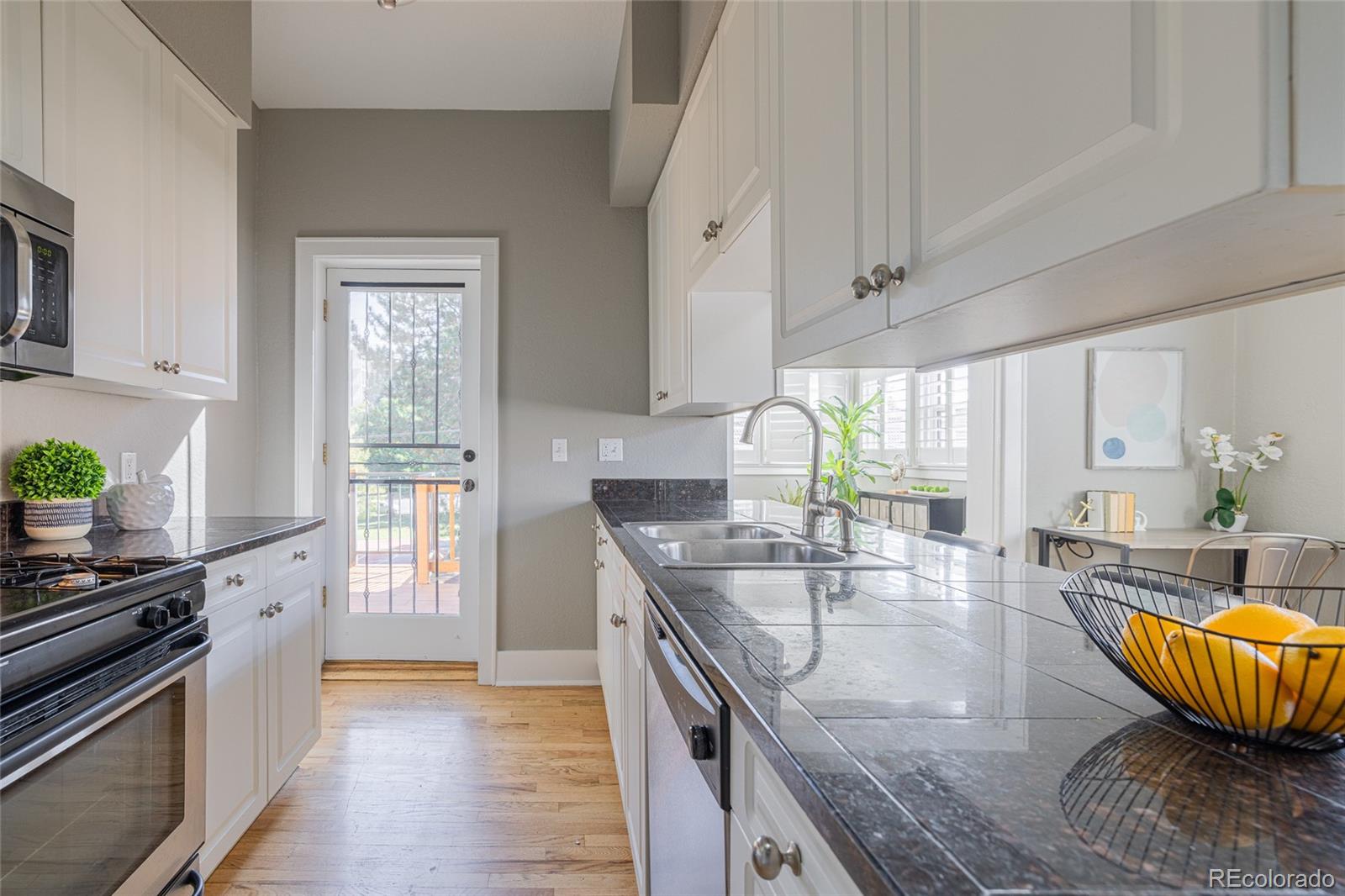MLS Image #8 for 1640 n downing street 204,denver, Colorado