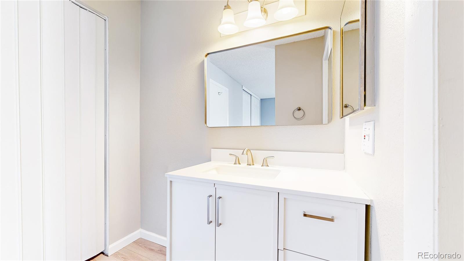MLS Image #15 for 5770 e warren avenue,denver, Colorado