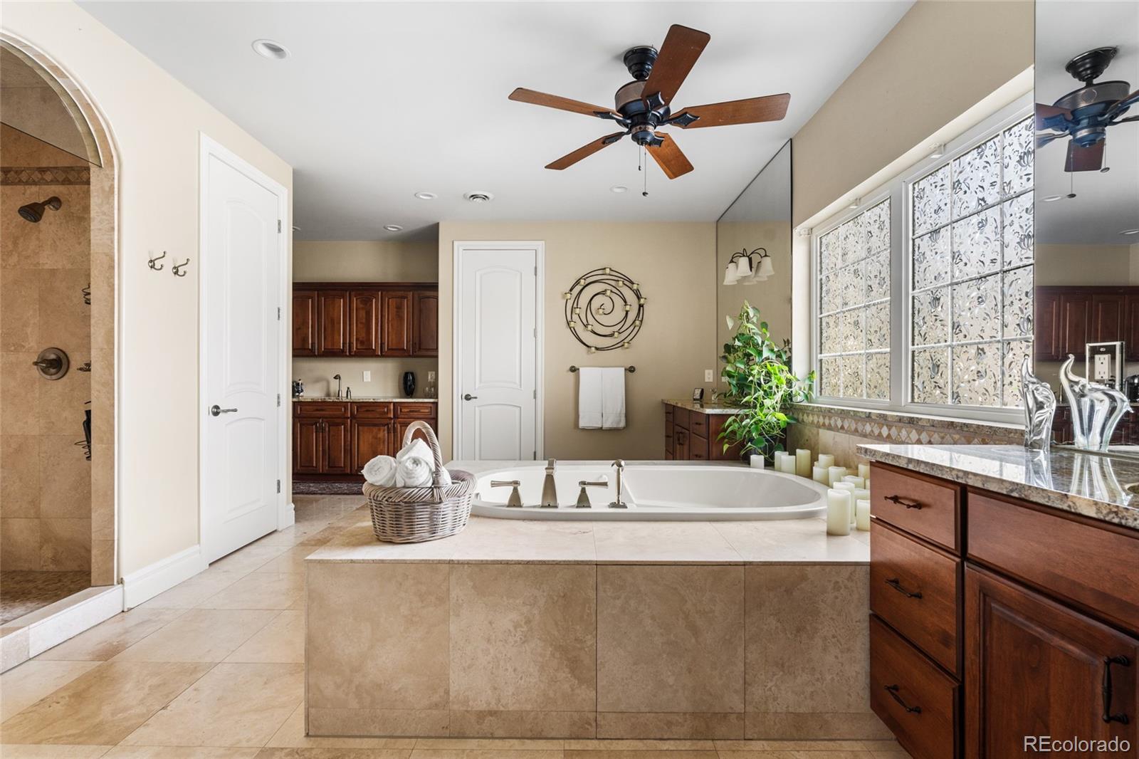 MLS Image #27 for 1160 n monaco parkway,denver, Colorado