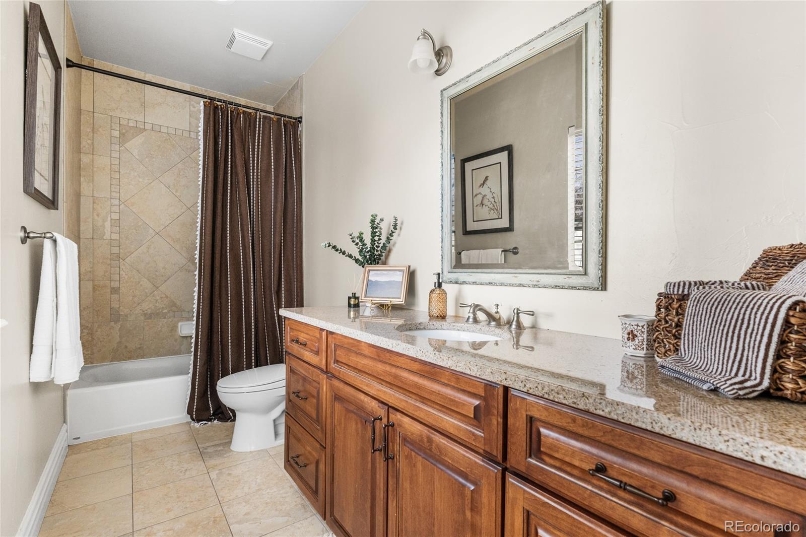 MLS Image #37 for 1160 n monaco parkway,denver, Colorado