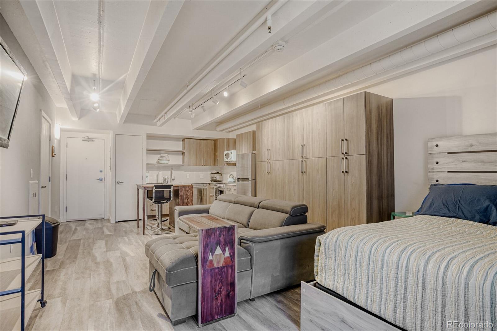 MLS Image #4 for 1495  vrain street,denver, Colorado
