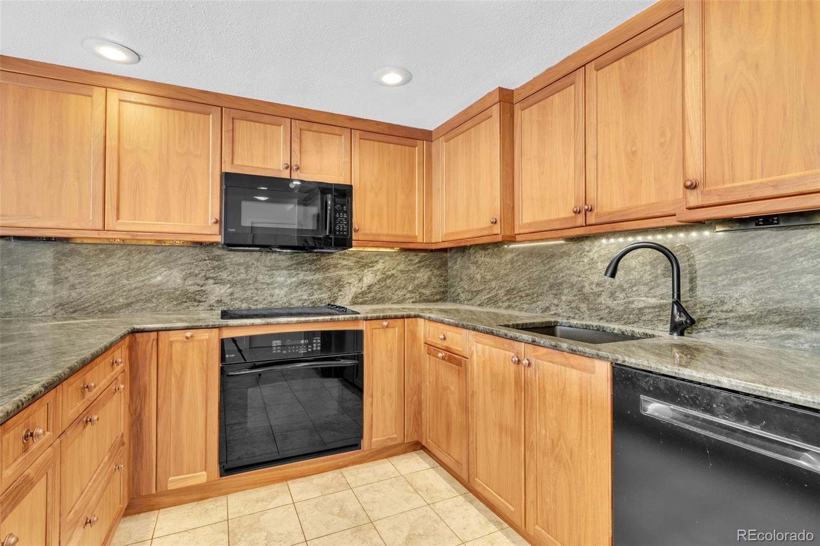 MLS Image #4 for 1551  larimer street 906,denver, Colorado