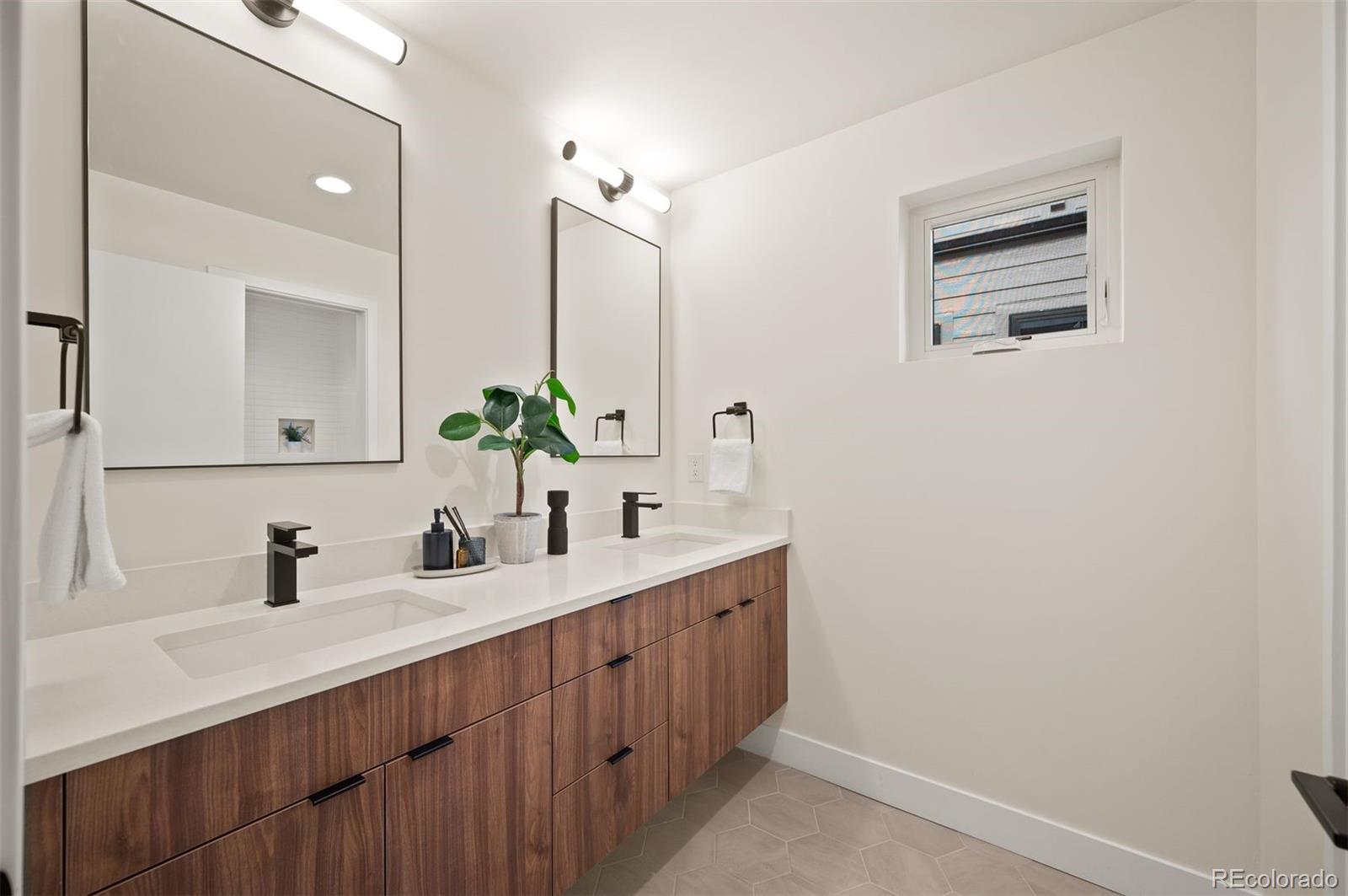 MLS Image #22 for 2198 s sherman street,denver, Colorado