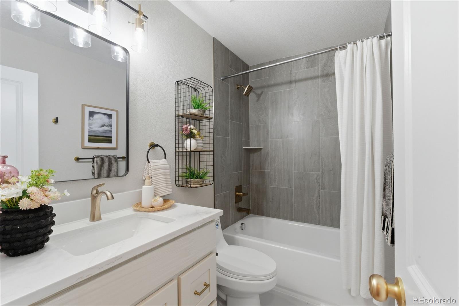MLS Image #15 for 3111 s holly place,denver, Colorado