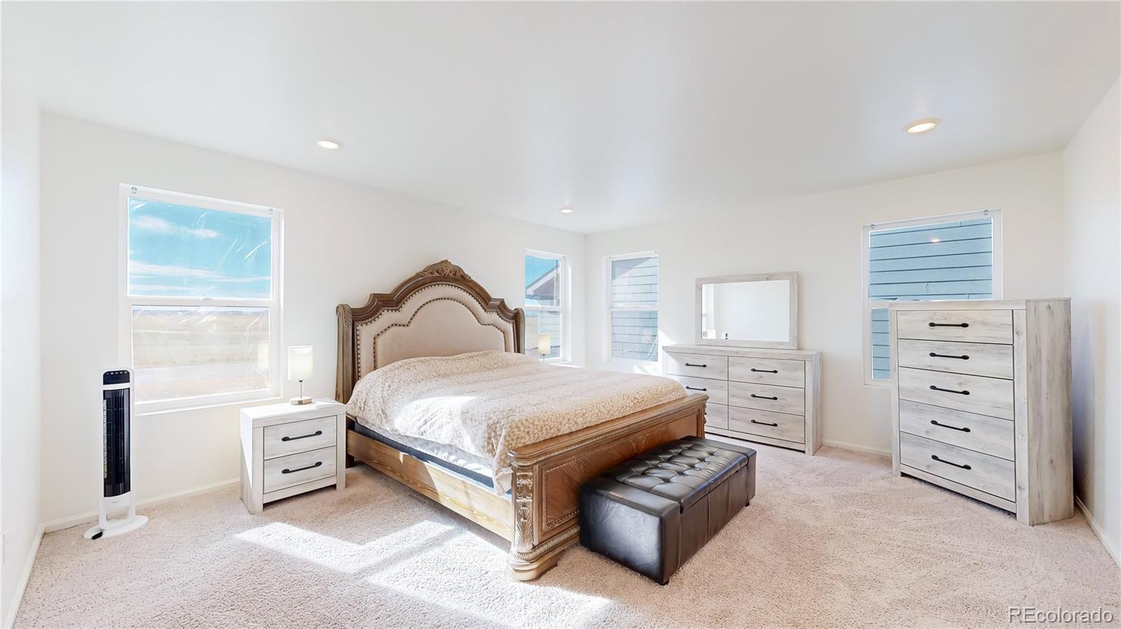 MLS Image #10 for 27584 e 6th drive,aurora, Colorado