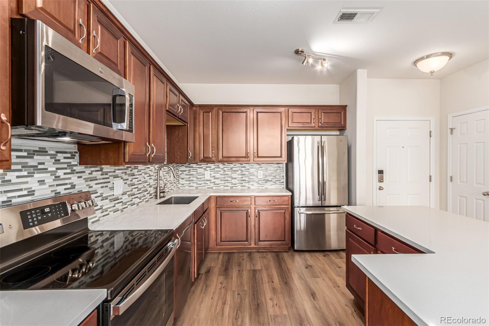 MLS Image #3 for 9633 e 5th avenue 10304,denver, Colorado