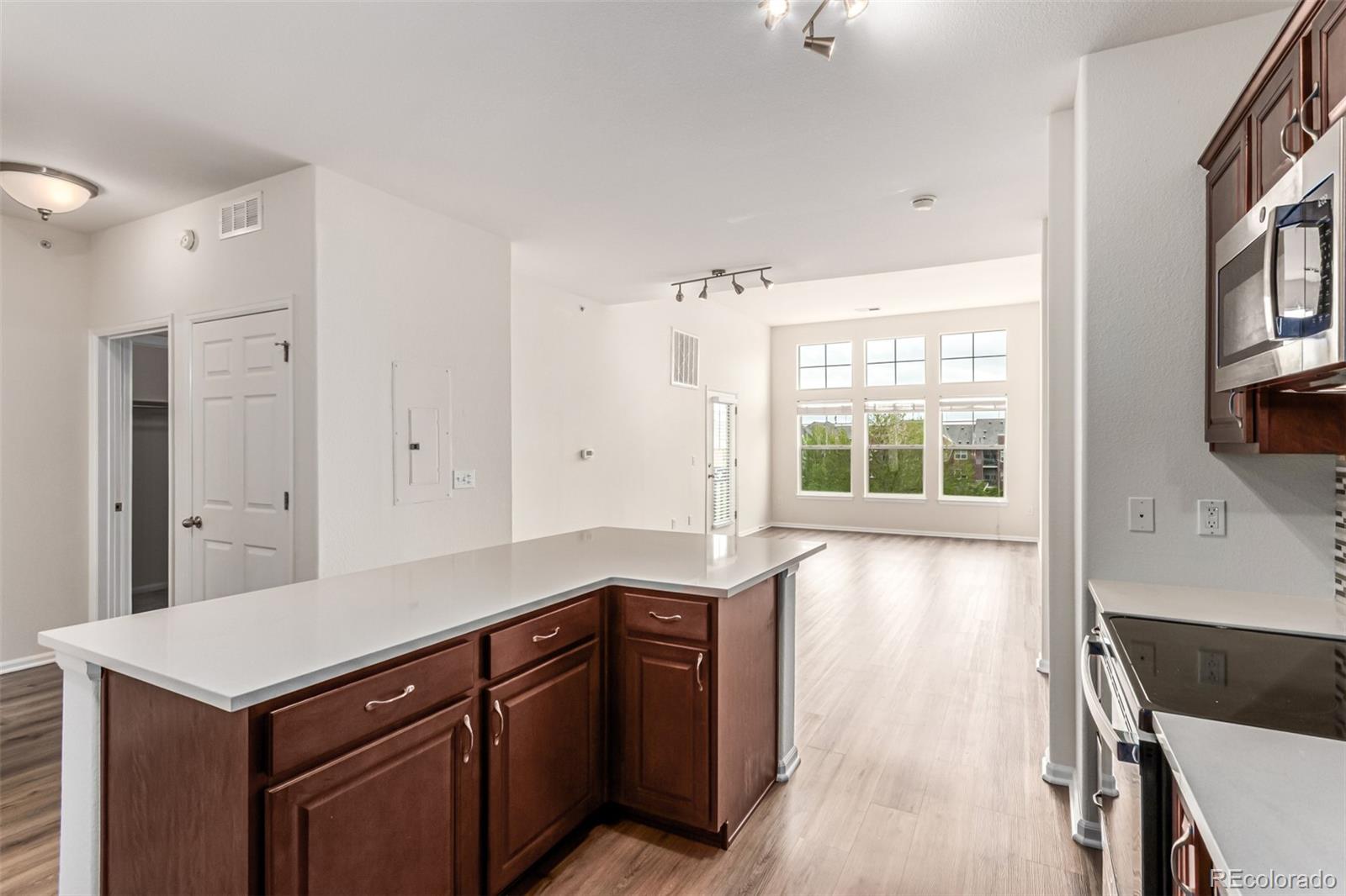 MLS Image #4 for 9633 e 5th avenue 10304,denver, Colorado