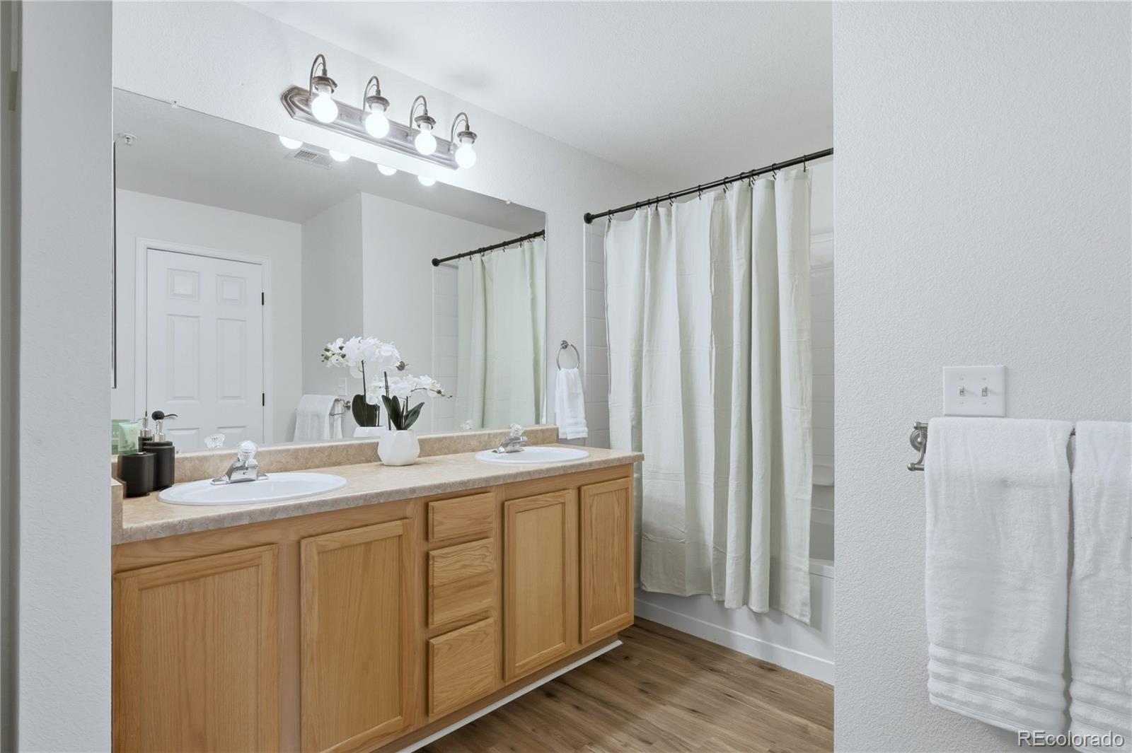 MLS Image #11 for 7440 s blackhawk street,englewood, Colorado